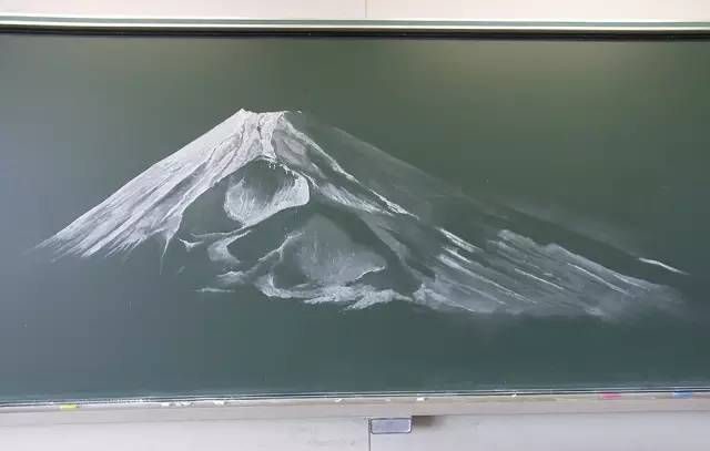 日本高中生黑板报作品欣赏